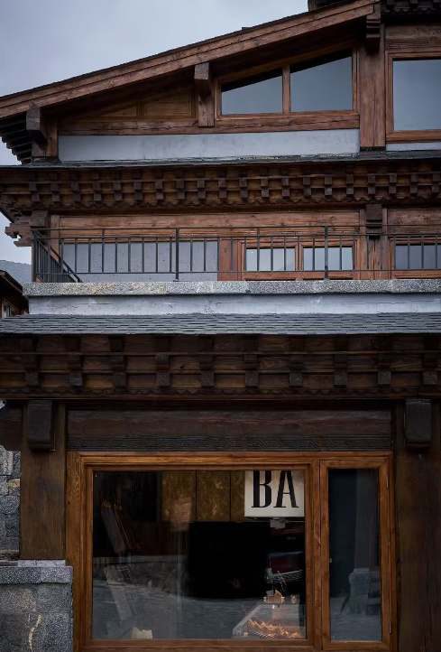 BA at Songtsam — Tibetan timber storefront in Shangri-La
